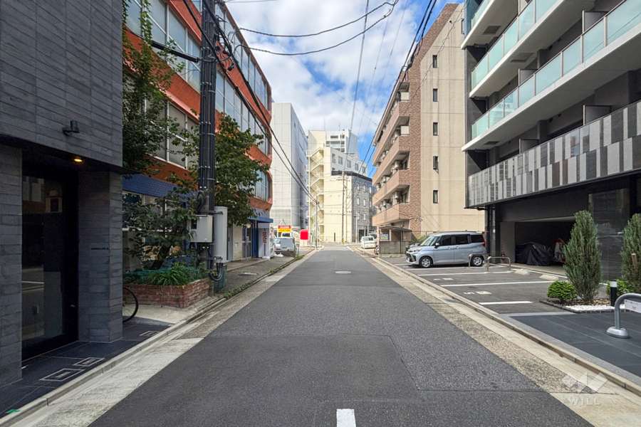 敷地南側の前面道路
