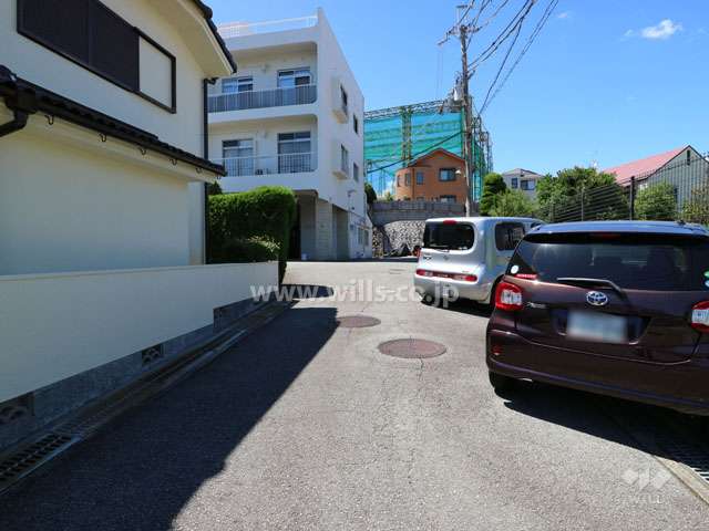 敷地南東側の前面道路