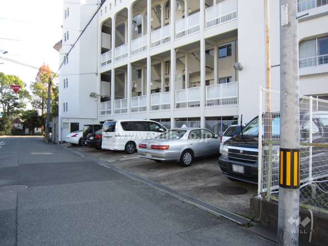 敷地内駐車場（屋外平面式）