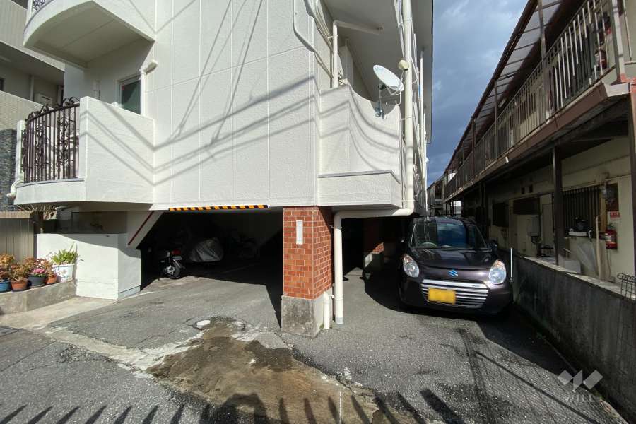 敷地内駐車場（屋外平面式・屋内平面式）