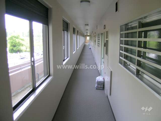 内廊下の造りになっています。