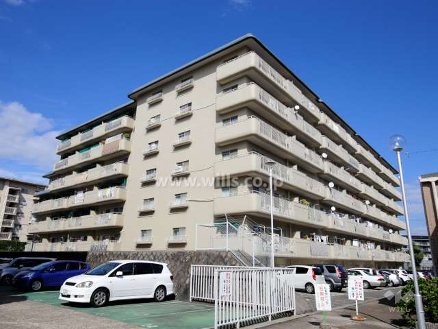 桃山台レックスマンションの外観（南西側から）