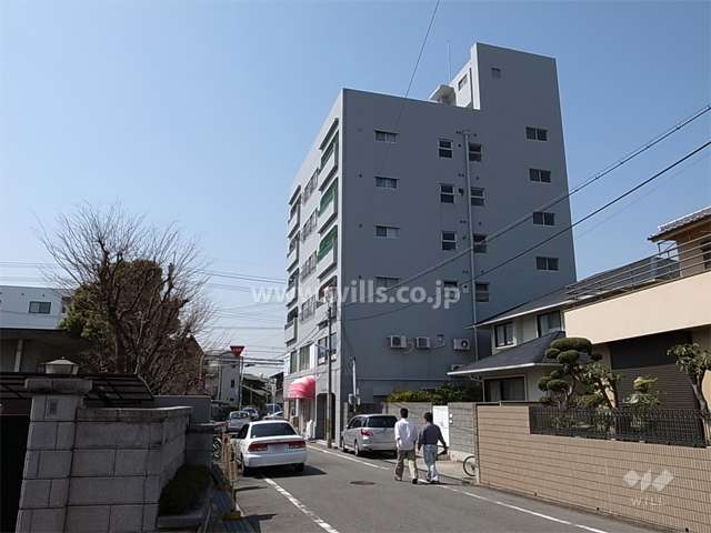 ヤングアート桜塚の外観（南東側から）