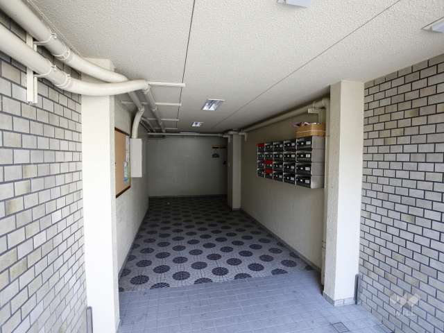 エントランスホール（共用ポスト）