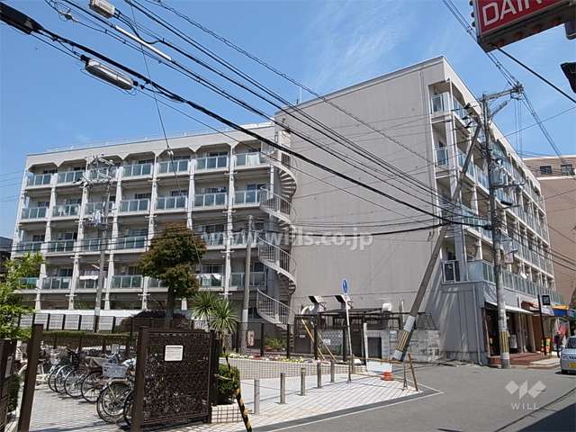 岡町駅前レジデンスの外観（南西側から）