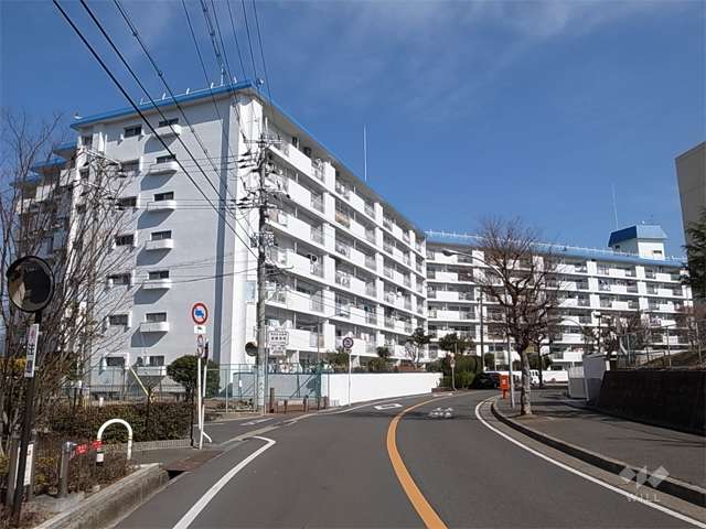 千里桃山台セントポリアの外観（南西側から）