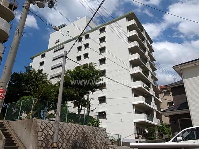 刀根山グリーンハイツの外観（南西側から）