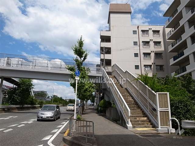 敷地の北側には中央環状線が走っています。
