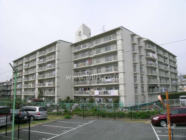 桃山台ハイツの外観（南側から）