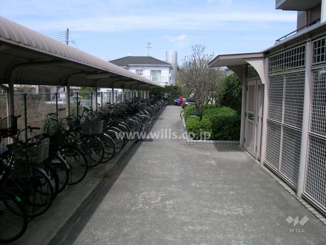 敷地西部分にある駐輪場