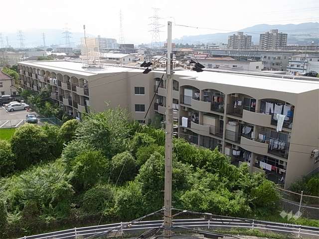 宝塚マリンハイツの外観（南東側から）