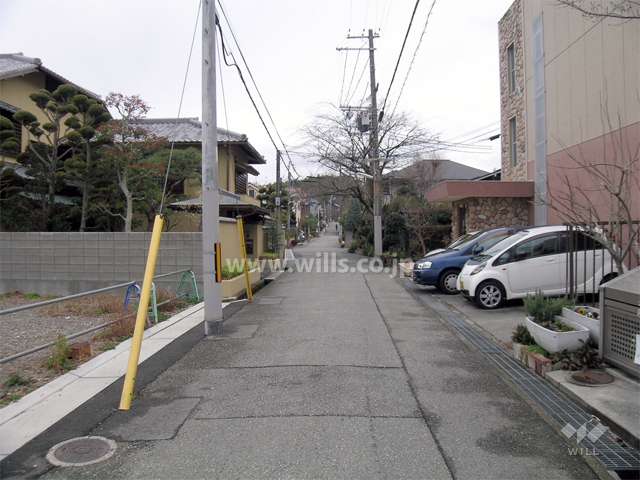 周辺は第一種低層住居専用地域に指定された閑静な住宅地