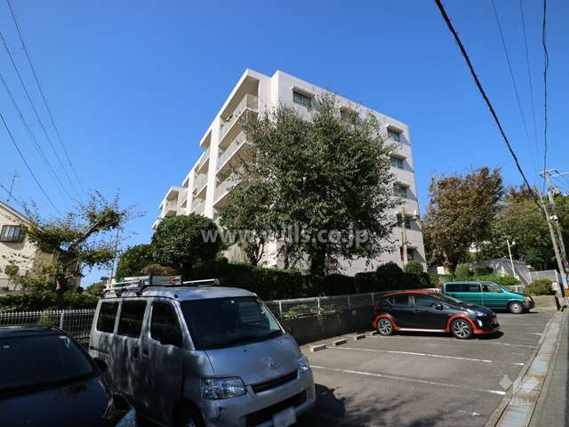豊中豊松園ハイツＢ棟の外観(南東側から)