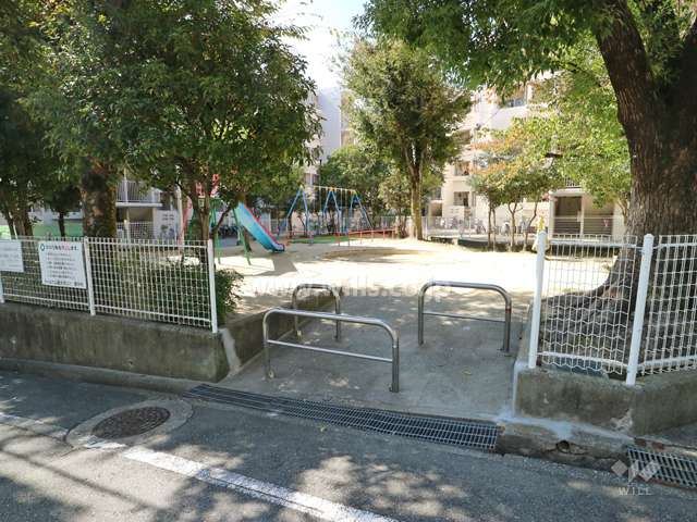 Ｂ棟北側の公園