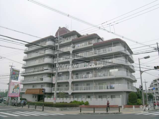 交差点に面しています