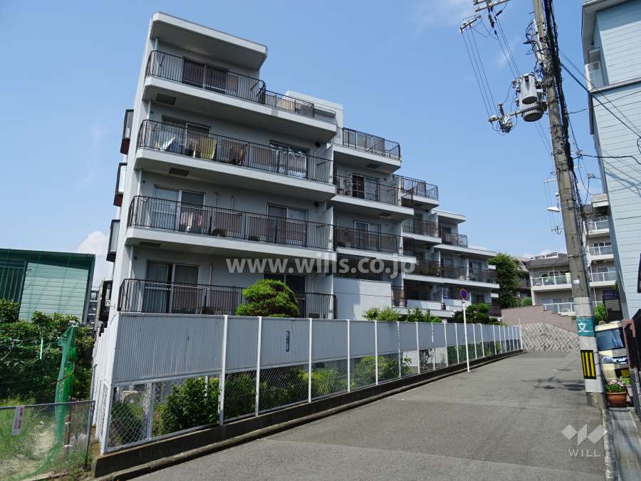 日商岩井第4緑地公園マンションの外観（南西側から）