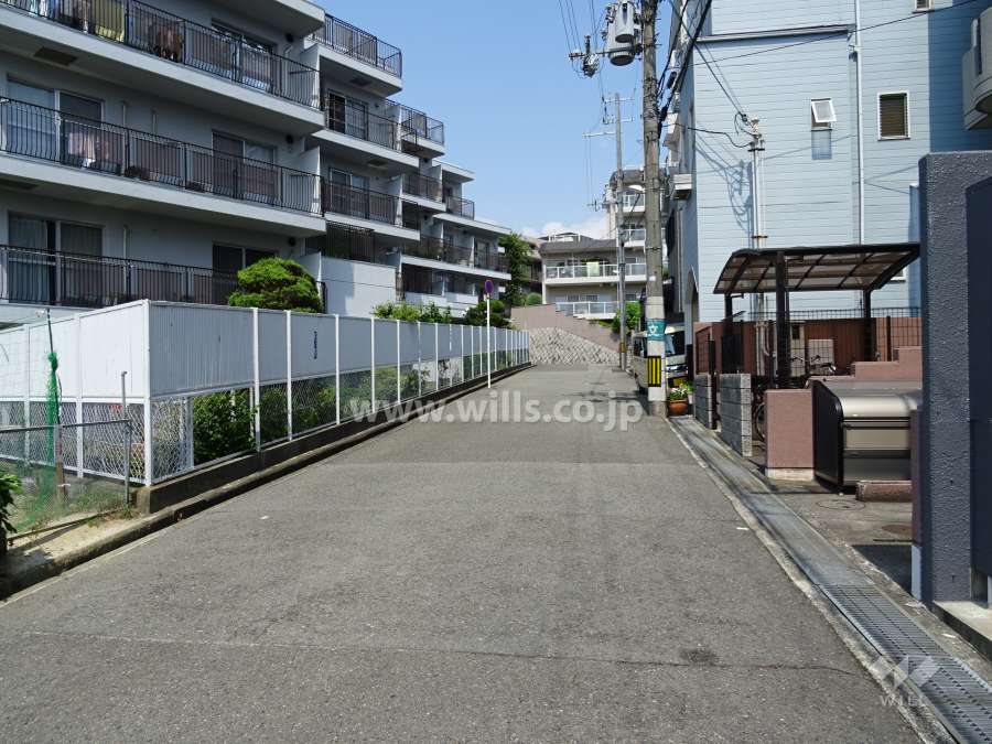 敷地南東側の前面道路