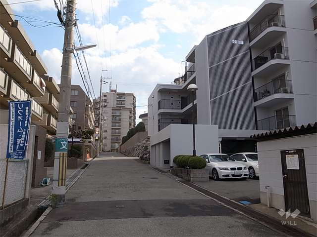 敷地北側の前面道路