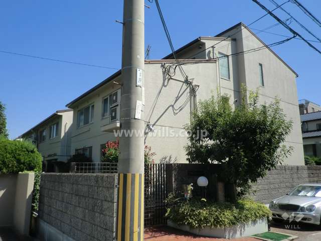ファミーユ住吉牛神前（南）の外観（北東側から）