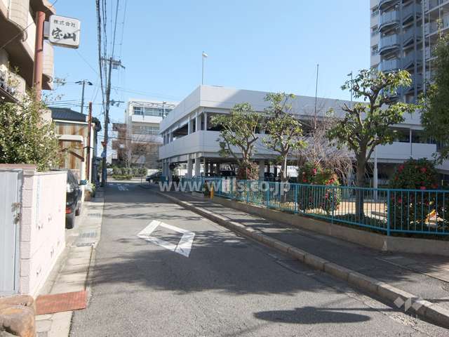 敷地北側の前面道路