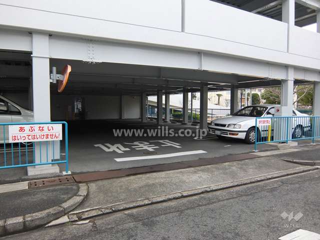 駐車場出入り口