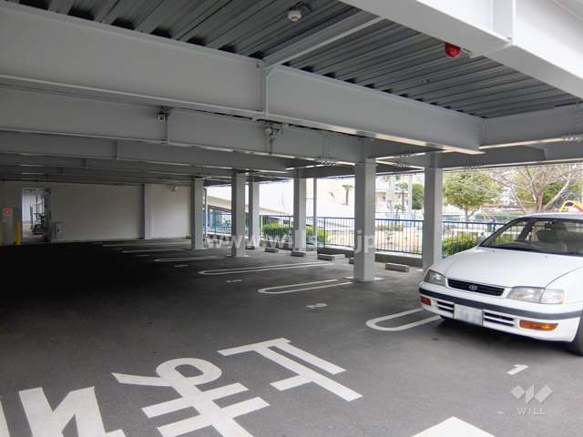 敷地内駐車場（屋内平面式）