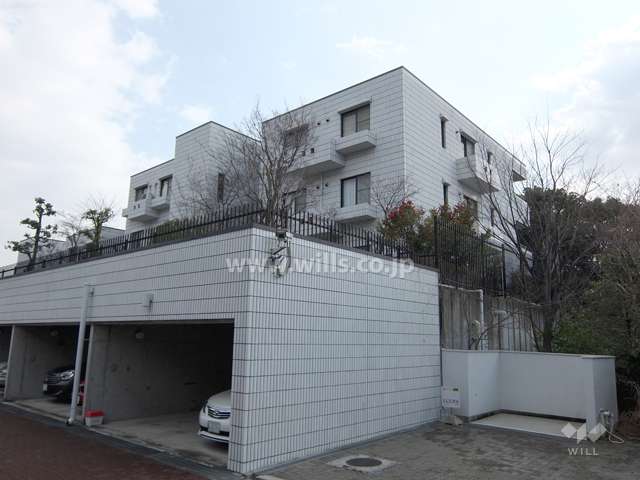 フローラ御影山手A棟の外観（北西側から）