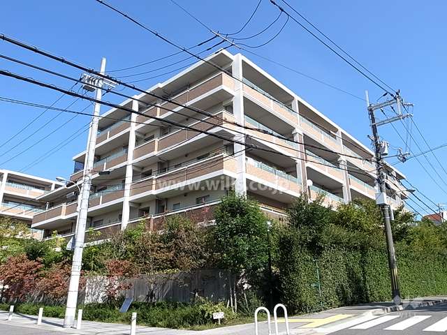 住吉山手コモンズＡ棟の外観（南西側から）
