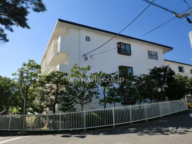 御影野村ハイツB棟の外観（南東側から）