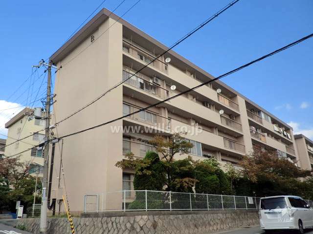 山御影マンションB棟の外観（南西側から）