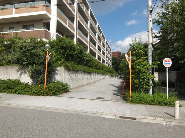 駐車場の出入り口