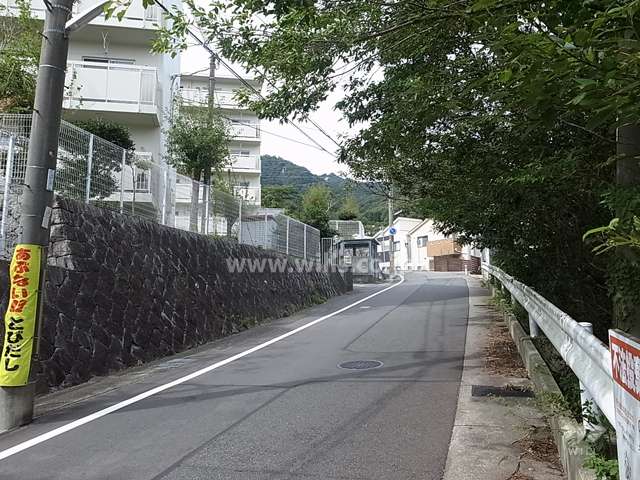 敷地東側の前面道路