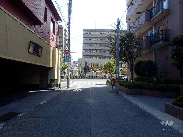敷地東側の前面道路