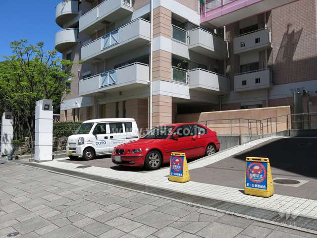敷地内駐車場（屋外平面式）