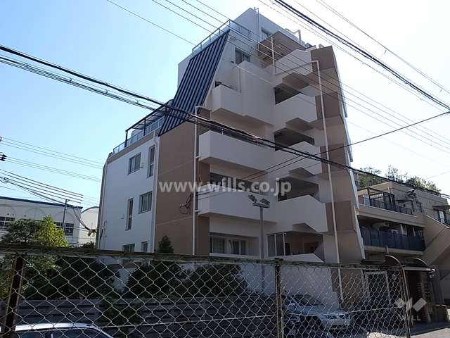 アプローズ岡本の外観（北東側から）