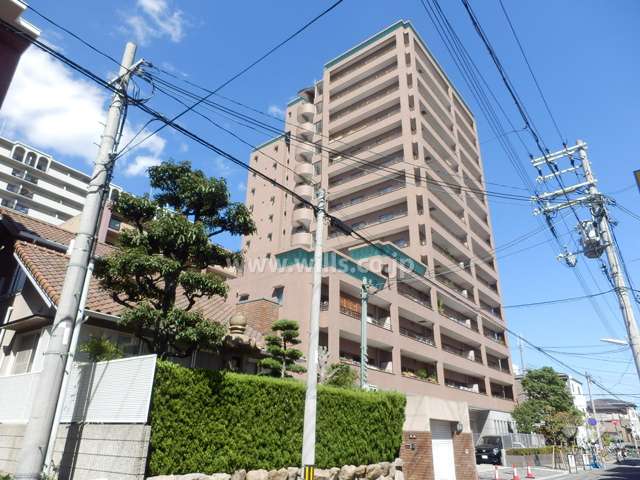 ヴィルヌーブ神戸本山の外観（南西側から）