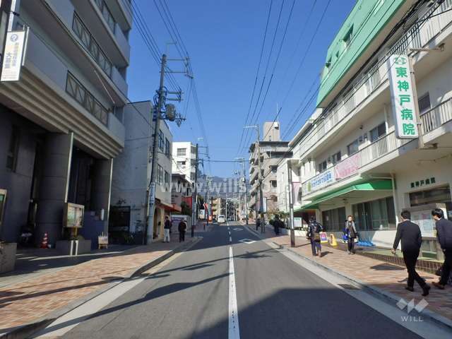 敷地東側の前面道路