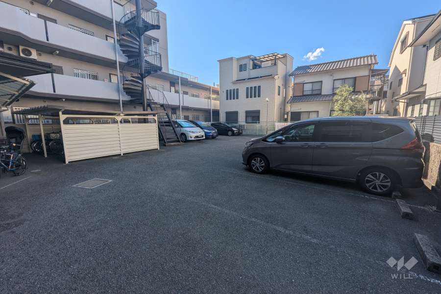 敷地内駐車場（屋外平面式）