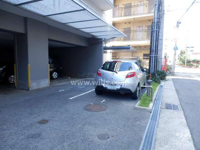 敷地内駐車場（屋外平面式）
