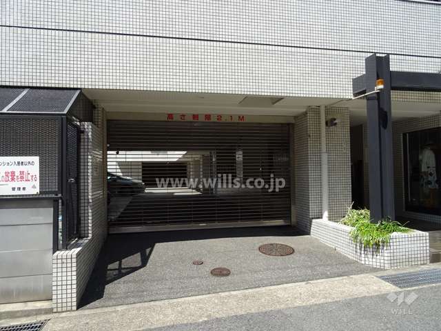 駐車場出入り口（リングシャッター付き）