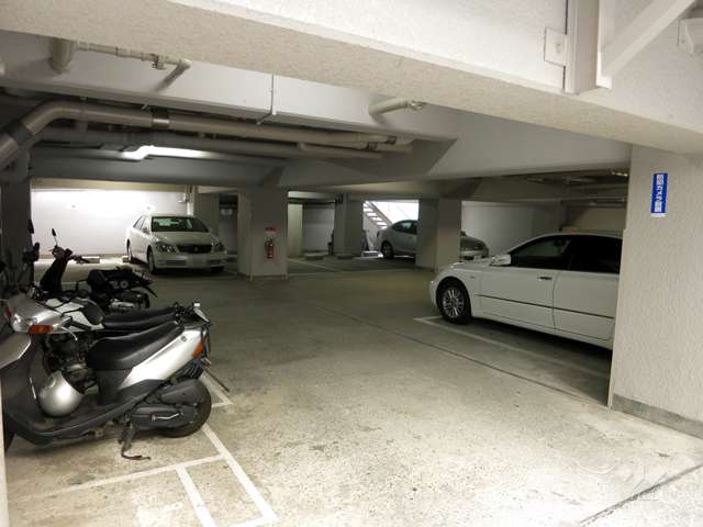 敷地内駐車場（屋内平面式）