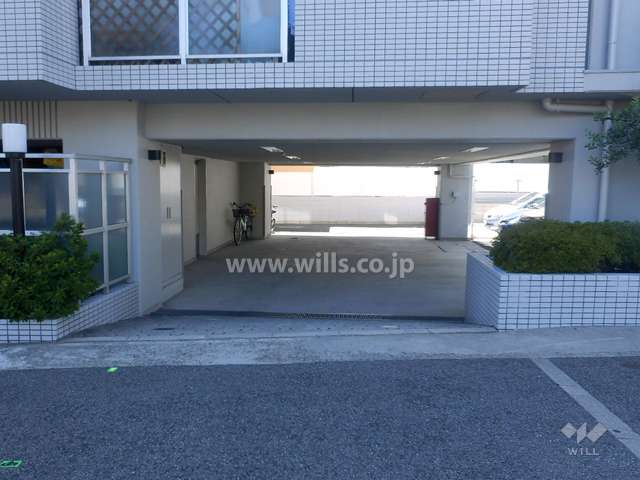 駐車場出入り口