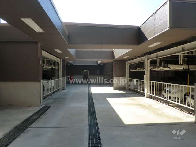 敷地内駐車場（屋内機械式）