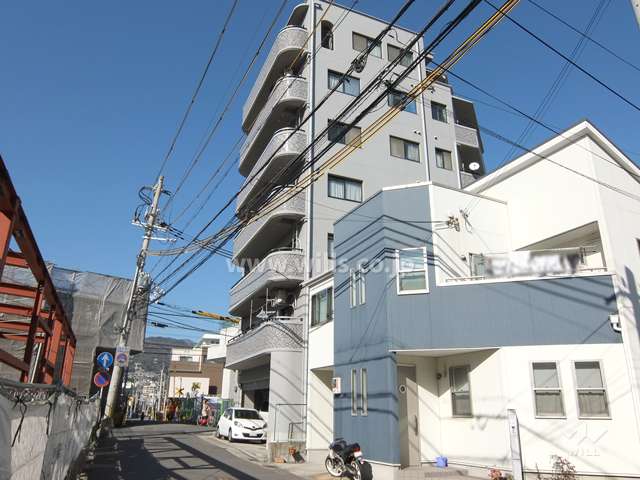 グランドシャトー青木の外観（南西側から）