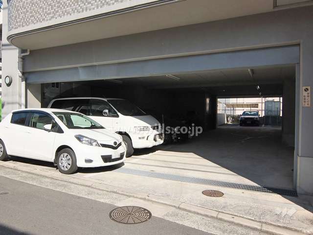 敷地内駐車場（屋内平面式）