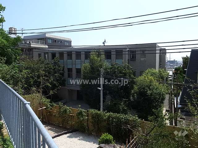 グランドメゾン岡本の外観（北西側から）