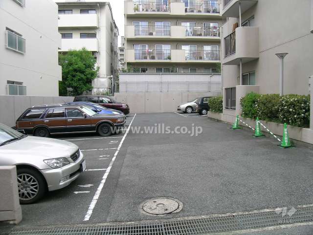 敷地内の駐車場