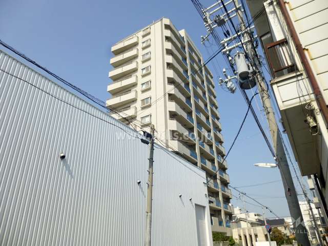 グラン・パレ甲南山手トリニティの外観（南西側から）