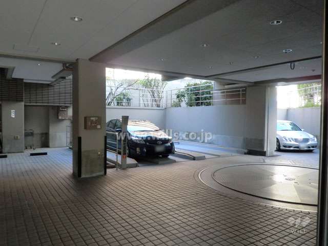 敷地内駐車場（屋内機械式と平面式）