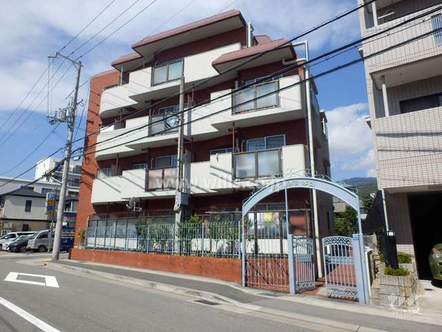 グレイスハイツ本山の外観（南東側から）